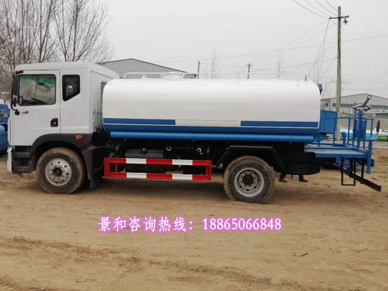 汽车洒水车