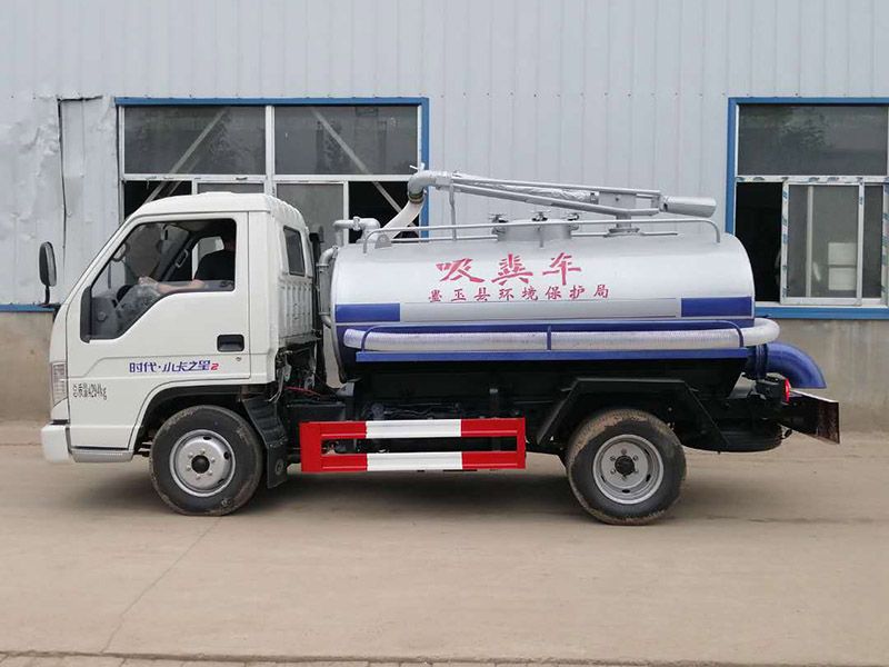 福田3立方吸粪车