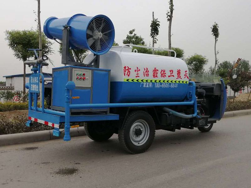 五征汽油雾炮洒水车