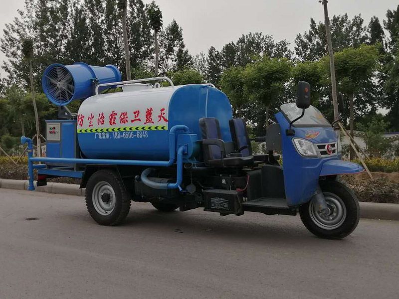 五征汽油雾炮洒水车