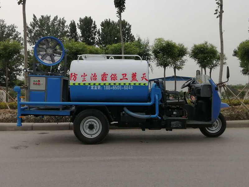 五征汽油雾炮洒水车