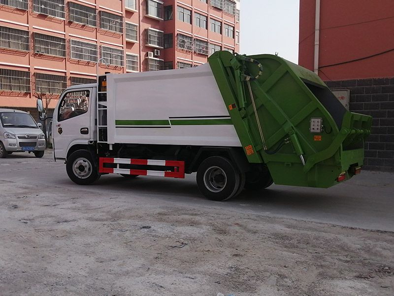 东风国六压缩垃圾车