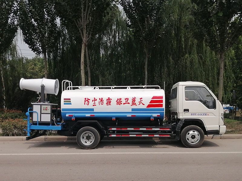 洒水车